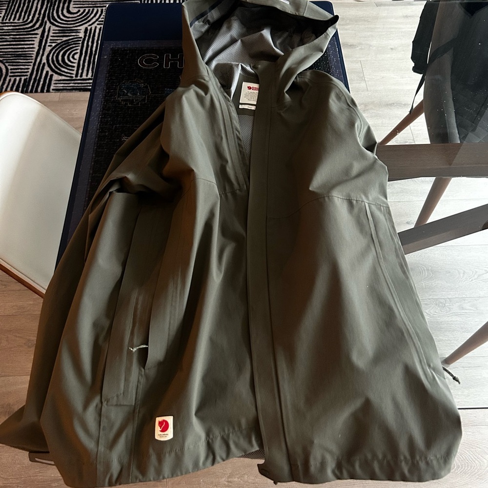 Fjallraven HC Hydratic Trail Jacket - Men's jacket Color: Laurel Green - Picture 2 of 4